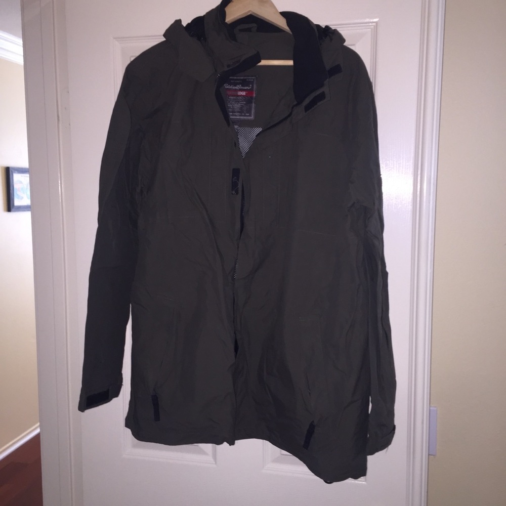 Eddie Bauer men’s jacket in green